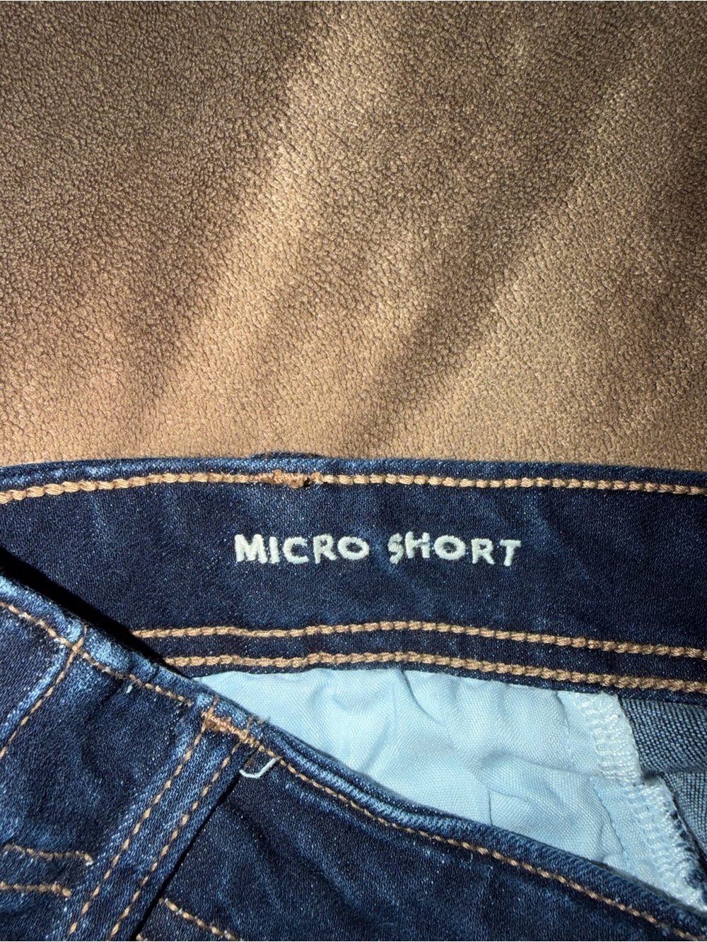 American Eagle Outfitters Dark Indigo Denim Mid-Rise Women's Shorts - Picture 3 of 5